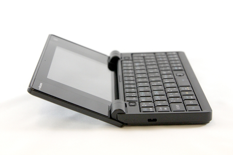 完全に開いた状態の左側面