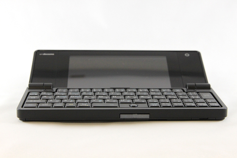 完全に開いた状態の前面