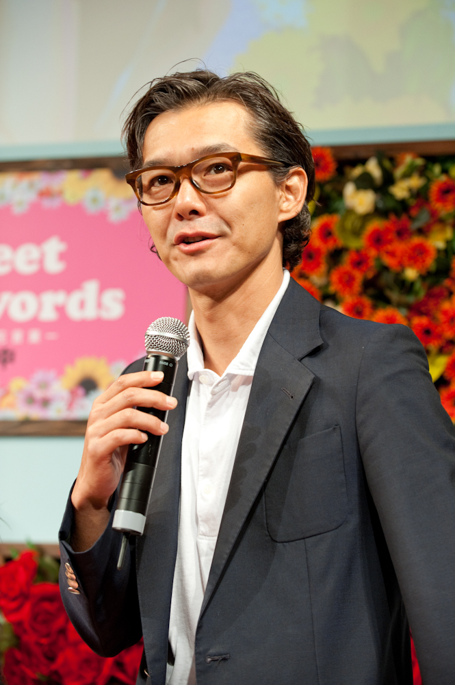 西島涼平役の渡部篤郎