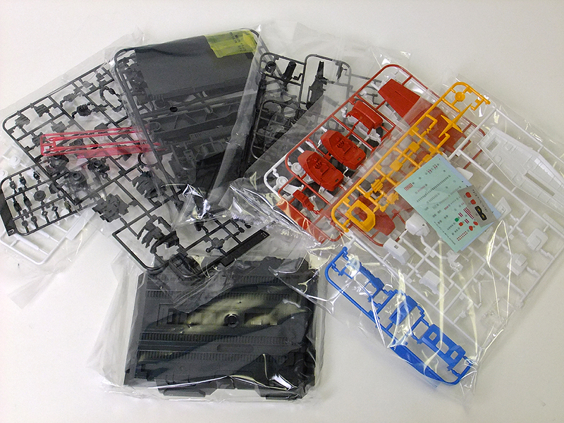 組み立て前の各パーツ