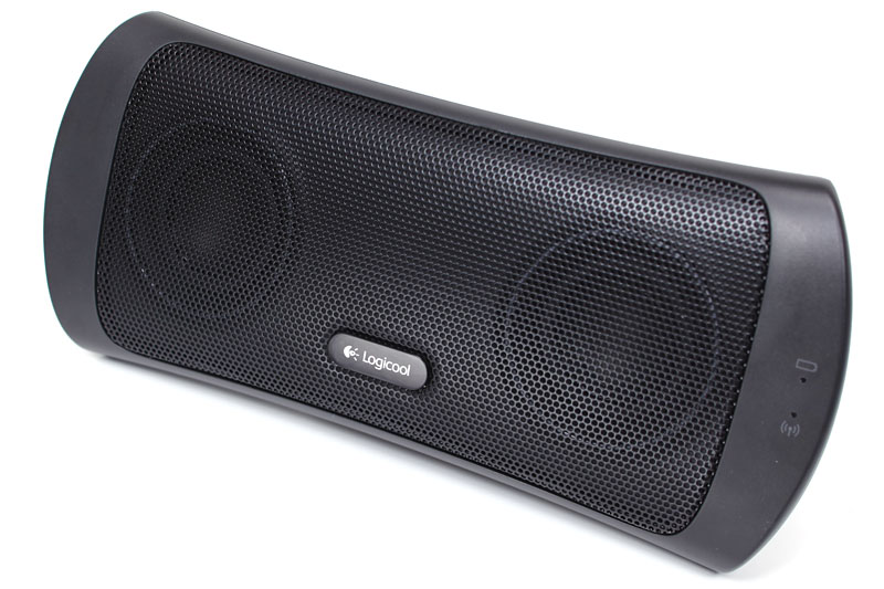 Z515の本体サイズは幅258×奥行き101×高さ50mmで、質量は607g。コンパクトなステレオ・ワイヤレススピーカーだ