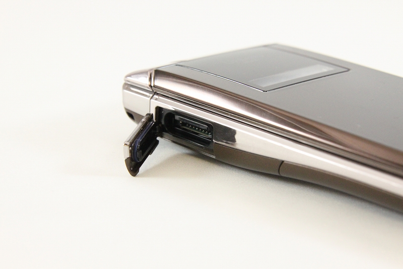 microSDメモリーカードスロット