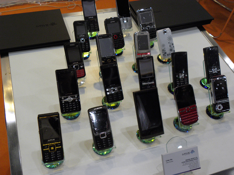 G'FIVEの端末。このメーカーは毎“週”新機種を発売している