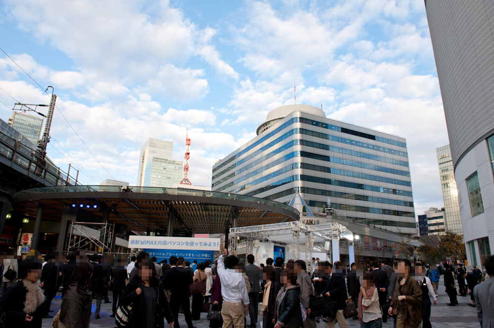有楽町駅前広場のWiMAX搭載パソコン体験イベント