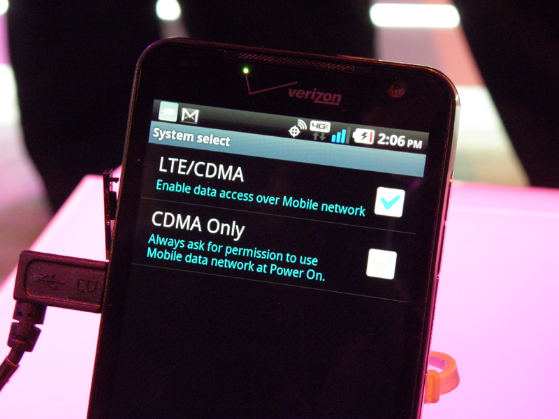 LTE/CDMAのデュアルモードと、CDMAオンリーモードの2種類を用意