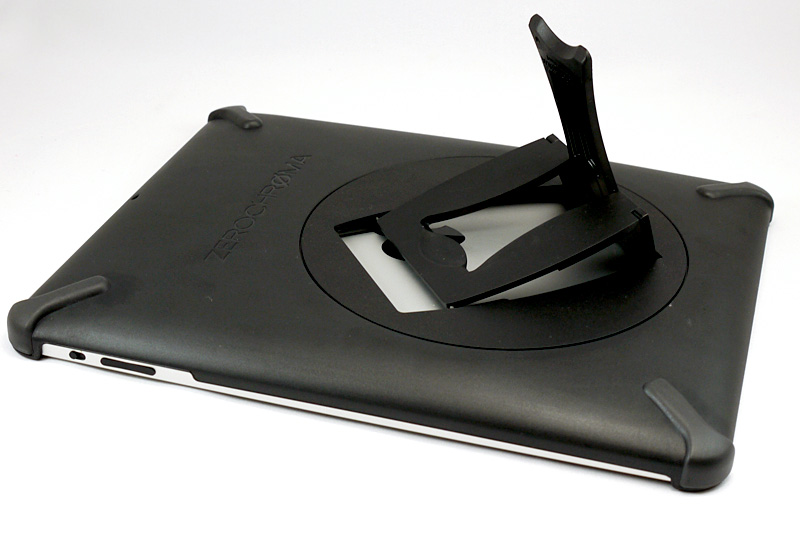 スタンドを引き出したところ。360度回転するので、縦置き、横置きどちらもサポート