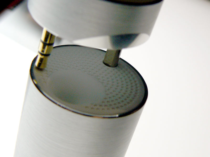 イヤホンジャックを引き出して使う