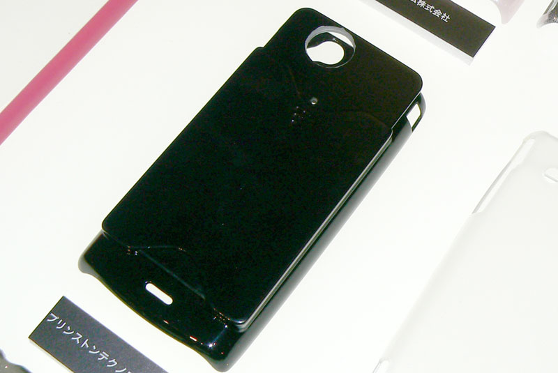 プリンストン製のXperia arc用カード入れ付きケース