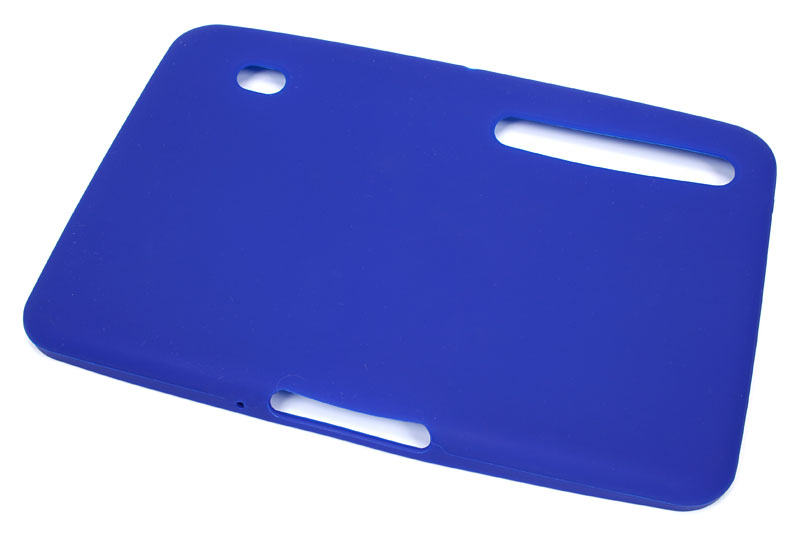 「MOTOROLA XOOM GELケースブルー」。黒も青も表面はマットな感じ。黒は真っ黒、青は深い青という印象だ