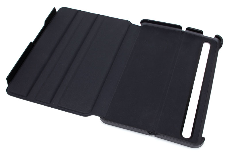 「MOTOROLA XOOM スタンダードケース」。使用時は画面を出せて、立てることもできる、XOOM用のセミハードケースだ