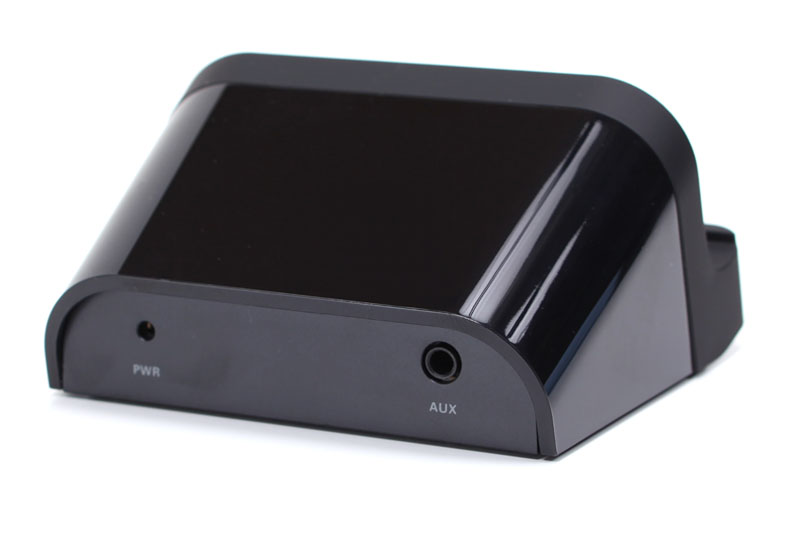 スタンダードドック背面にはAUX出力がある