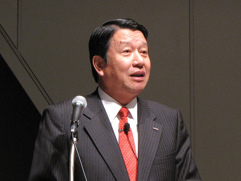 NTTドコモ代表取締役社長の山田隆持氏