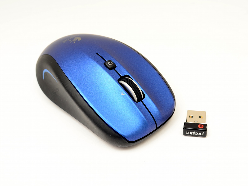Logicool Couch Mouse M515。USBレシーバーは超小型タイプで紛失注意だが、単体販売もあるので安心