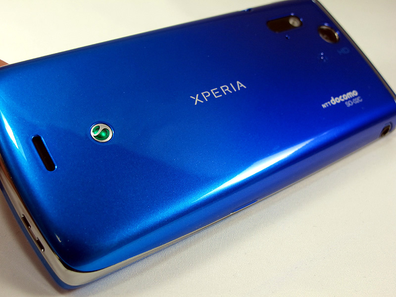 背面にソニー・エリクソンのマーク