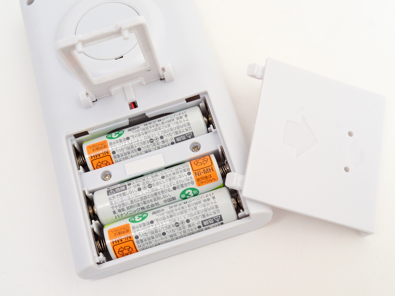 電池は単三が3本。4.5VなのでUSBバッテリーからの給電に改造する人も出てきそう？