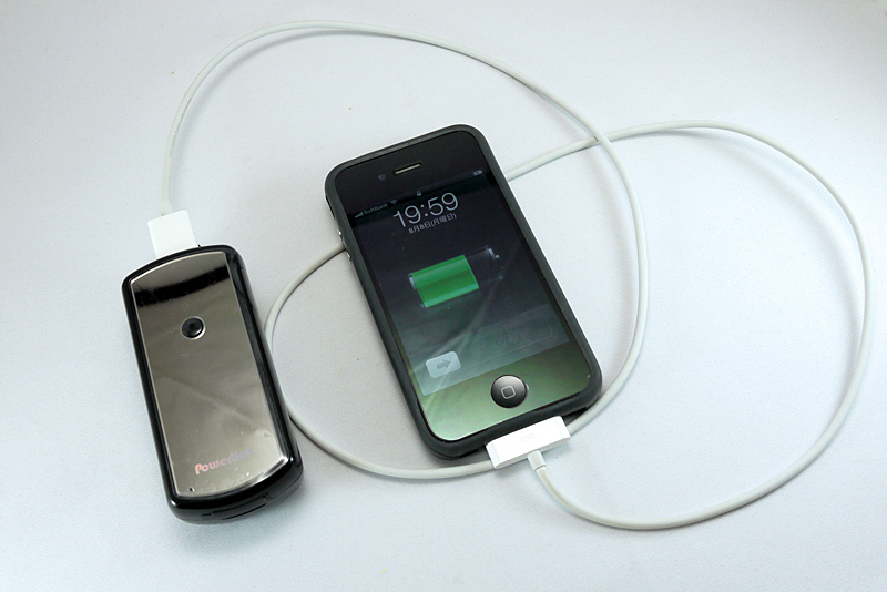 iPhone 4の充電を確認