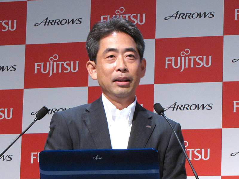 富士通 モバイルフォン事業本部長の高田克美氏