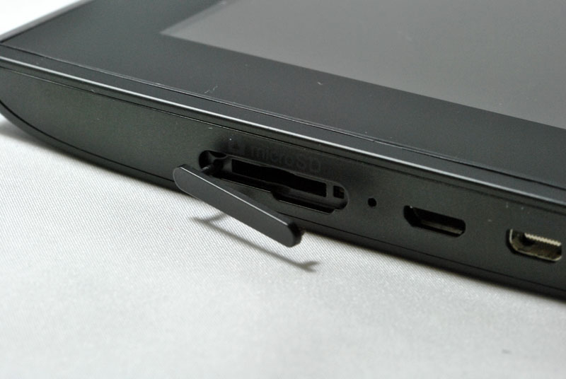 microSDカードスロット