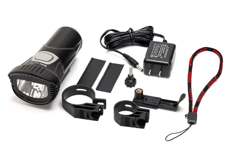 付属品一式。ブラケット類はS1-DELUXと同じもの。ただ次の写真のようにS1-DELUXとは逆の方向でハンドルに取り付けるため、A2とS1-DELUXでの共用は不可