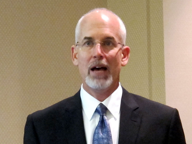 デニス・シーハン氏