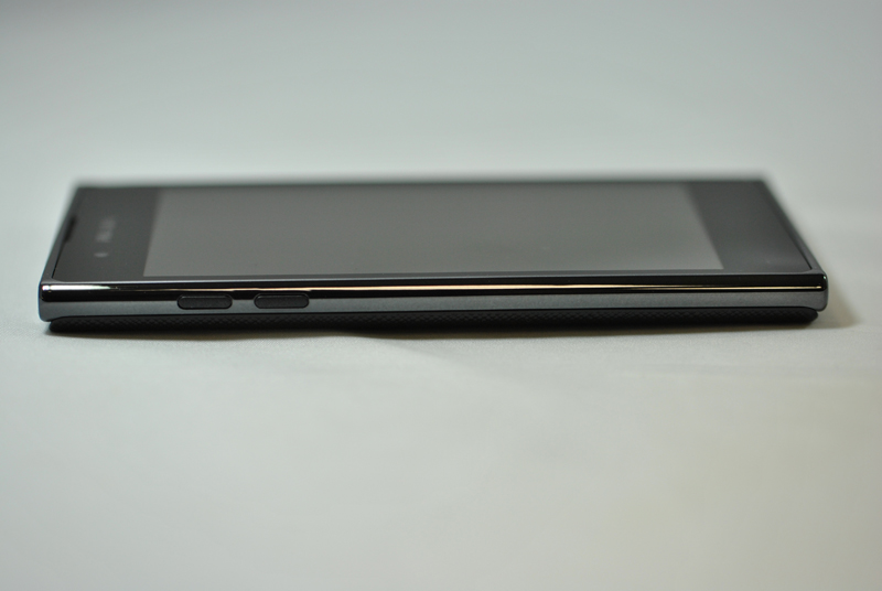 左側面（音量キー）