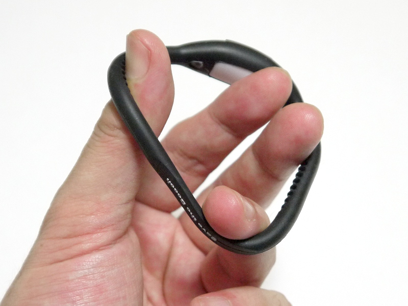 シリコン製のバンドと本体が一体化している