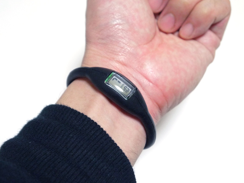 装着したところ。10グラムと軽量なので装着時の異物感はほとんどない