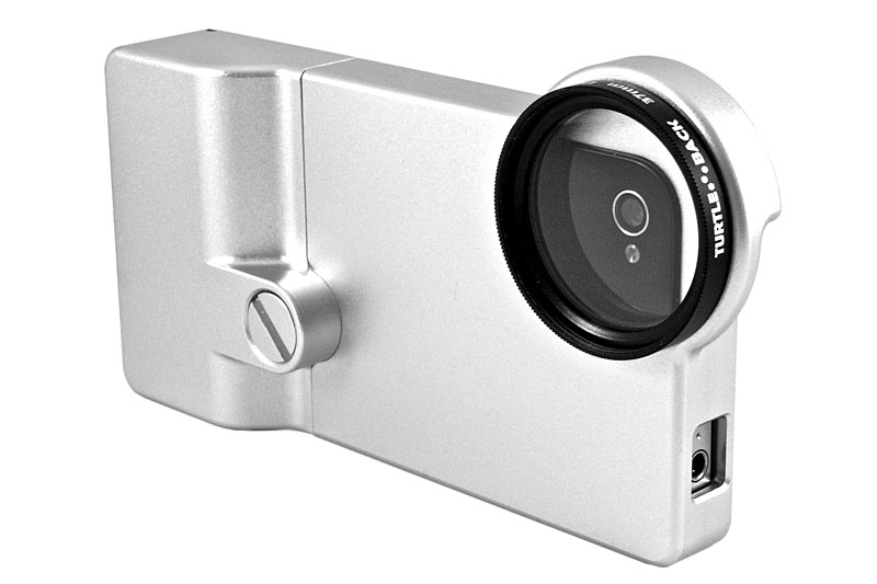 直販サイトではTurtleJacket（TJ01）のシルバー版となるTJ01-Sも売られている。通常のブラック版とは雰囲気がかな～り違う。