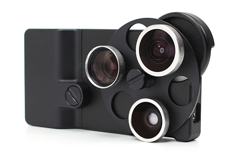 三眼式の「TurtleJacket TE （TriEye）」。付属の3種類のレンズ（広角/魚眼/望遠）を装着でき、素早くレンズを換えて撮影可能。