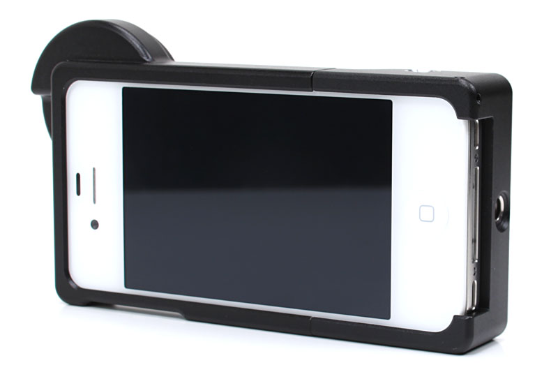 TJ01/3にiPhone 4Sのホワイトを入れたところ。iPhone 4/4Sの各色を問題なく入れられる