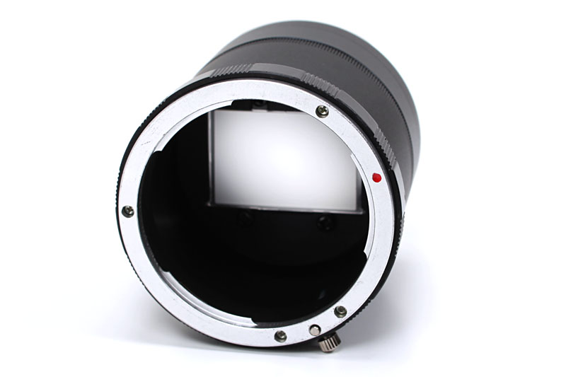 TURTLEBACKの「Canon EOS mount DOF」。iPhoneでEOSレンズを使って撮影できるようにするアダプタですな