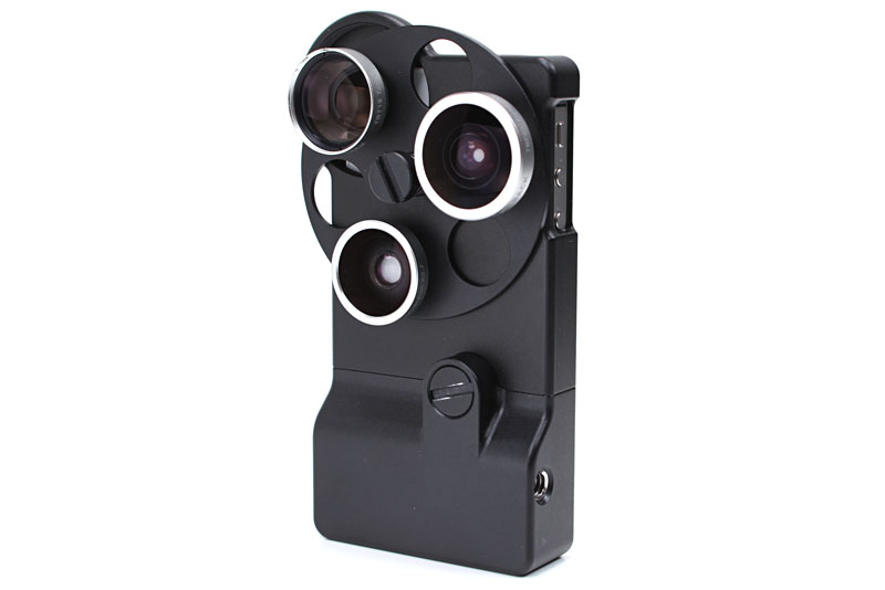 3つのコンバージョンレンズを装着できる「TurtleJacket TE （TriEye）」。台座を回転させ、使いたいレンズを切り替えて撮影するターレット式アダプタなのだ