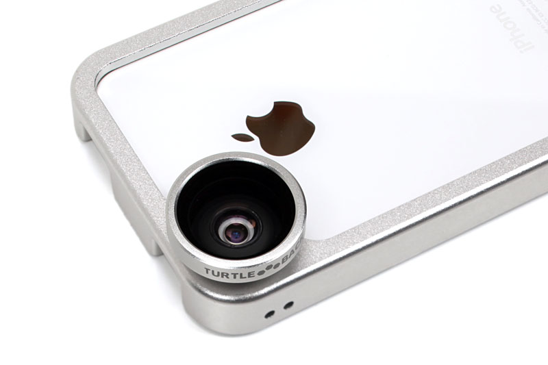 付属レンズを装着した様子。外見的にも非常にシンプルだ