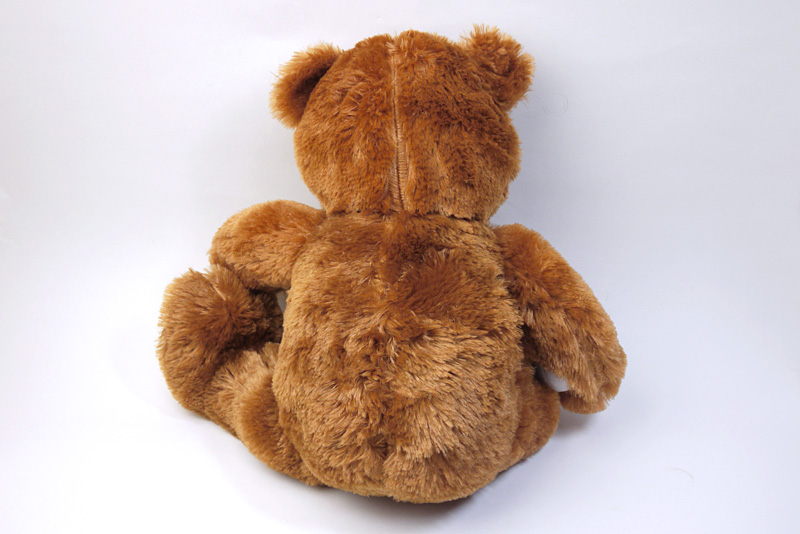 「Paddy Bear」の背面。これだけ見ればただのぬいぐるみ