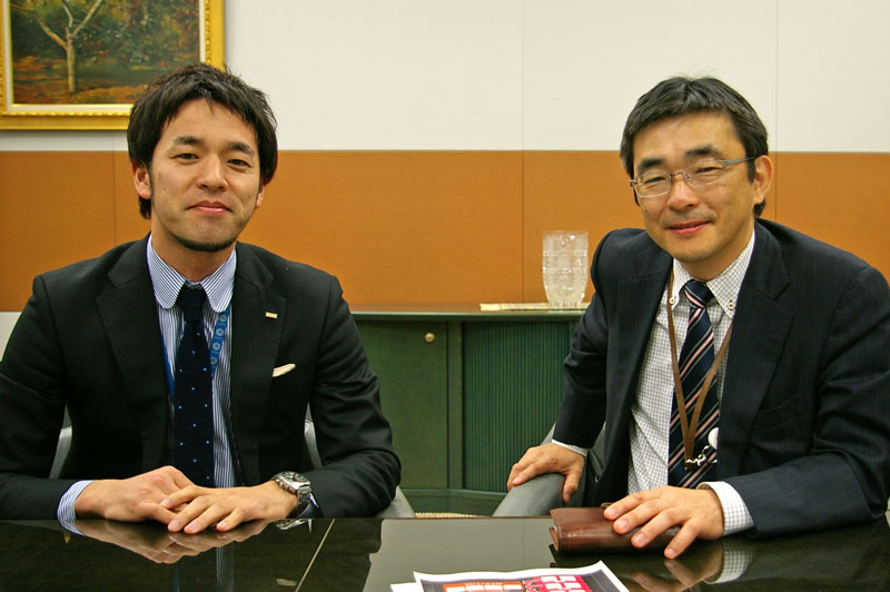 繁田氏（左）と高橋氏（右）