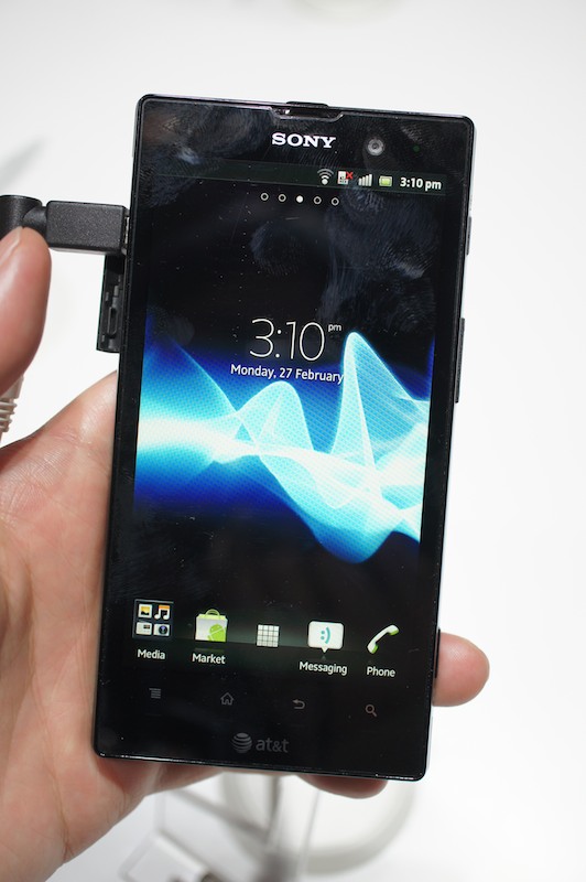 LTE対応の北米モデル「Xperia ion」