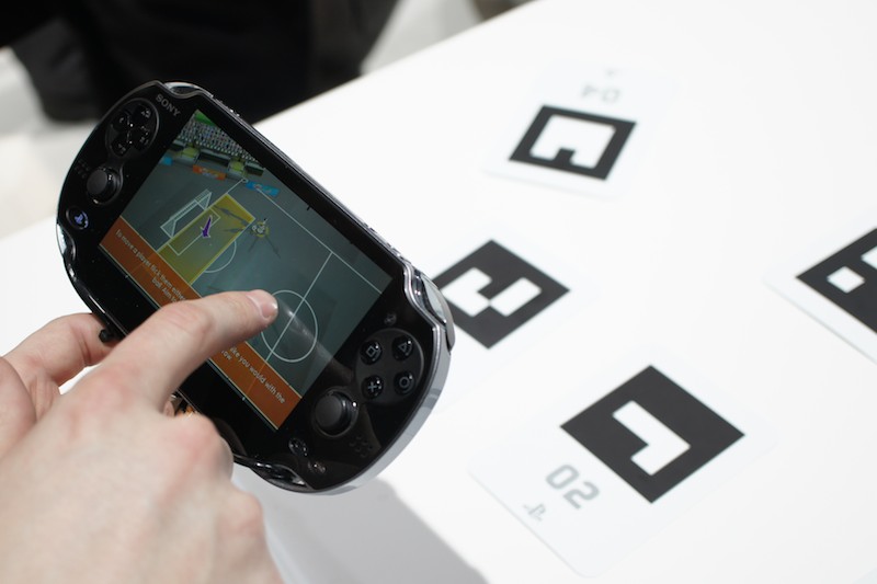 PlayStation Vitaを使ったARゲームの紹介。このように、Xperiaとは全く関係のない展示も多い