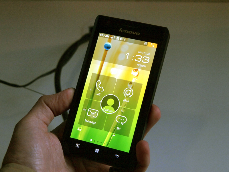 すでにCESで公開されていたレノボのスマートフォンも展示されていた