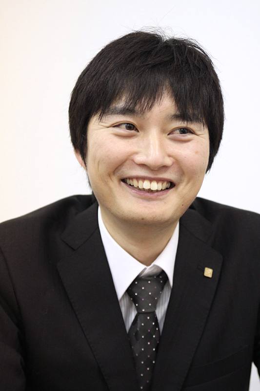 横田希氏
