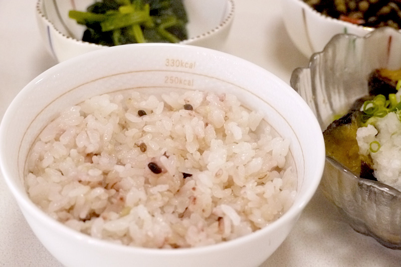 ご飯を移し変えてみたら約250kcalだった