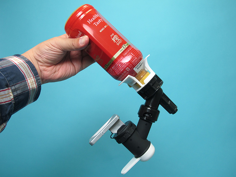 コックの部分のボトルに装着