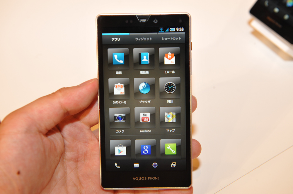 AQUOS PHONE SERIE ISW16SHのユーザーインターフェイス