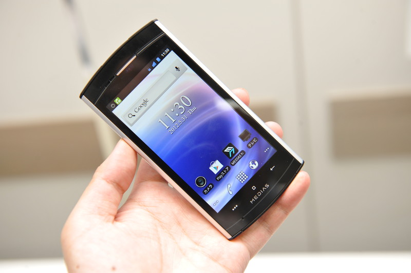 「MEDIAS for BIGLOBE」の端末「MEDIAS NEC-102」