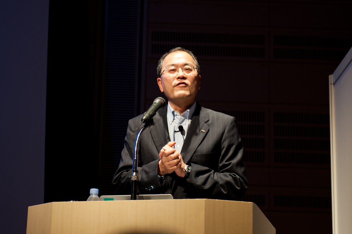 KDDI 代表取締役社長の田中孝司氏