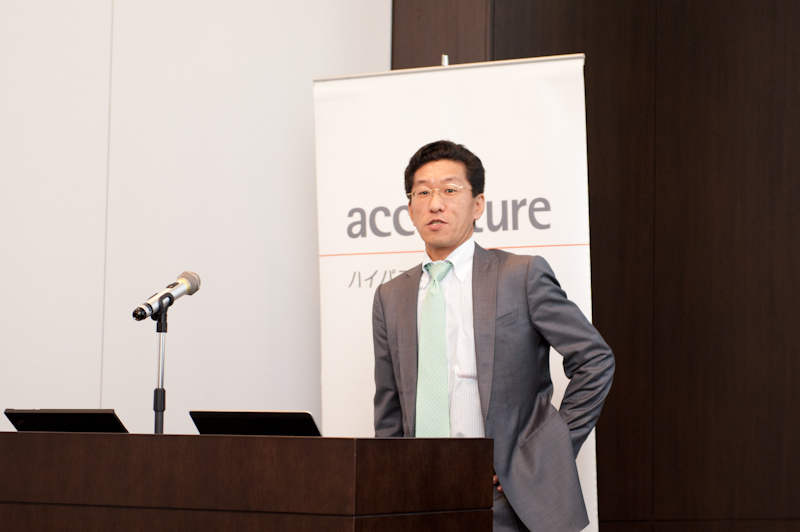 アクセンチュア モビリティ サービス グループ統括 エグゼクティブ・パートナーの清水新氏
