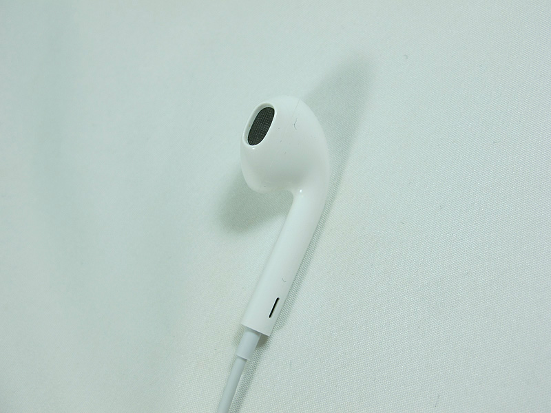 イヤホン外観2