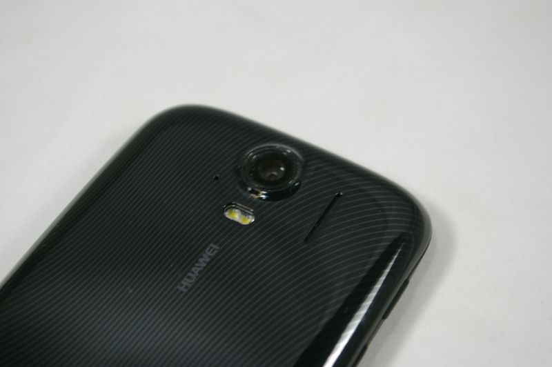 メインカメラは800万画素