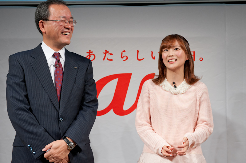 田中社長（左）と重盛さと美（右）