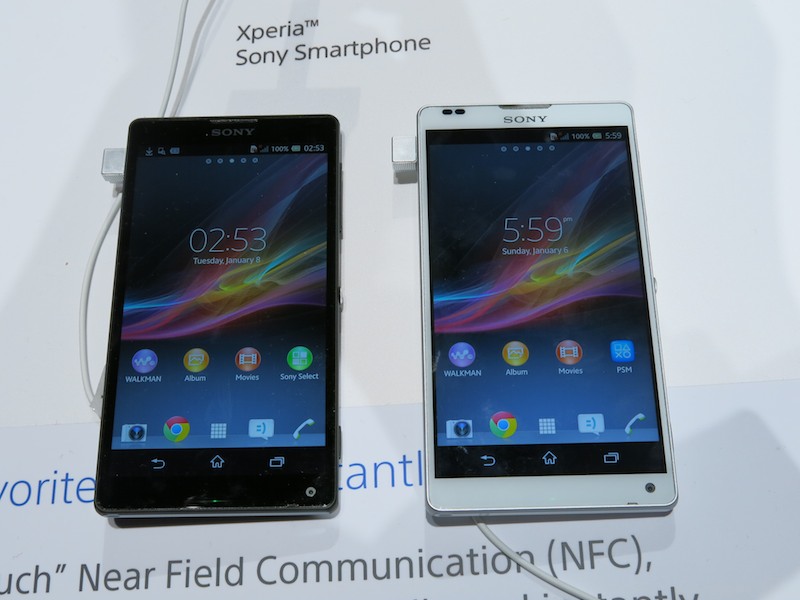 Xperia ZLは白と黒の2つのカラーバリエーションが展示されていた