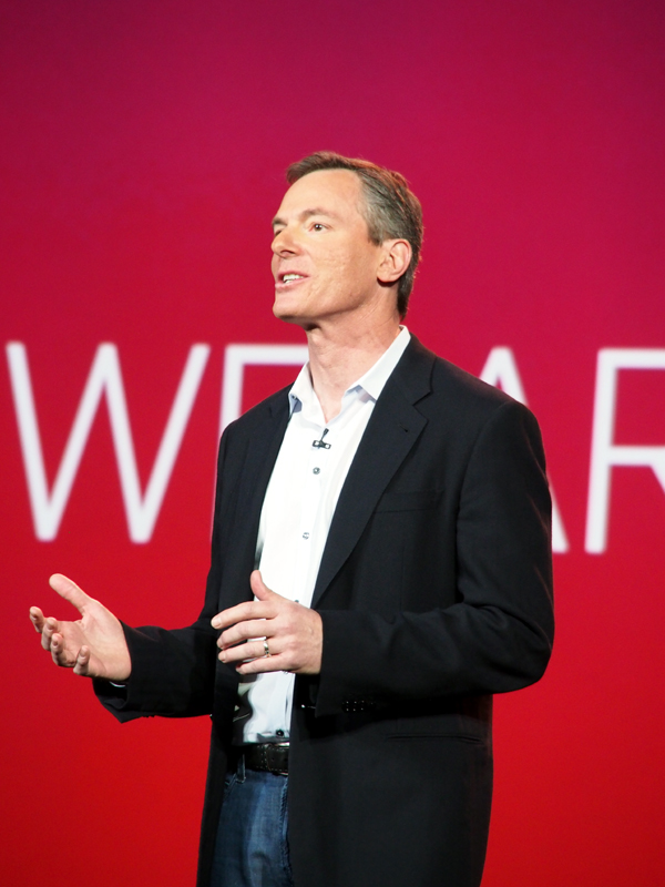 「BORN MOBILE」というテーマで基調講演を行った、クアルコムのポール・ジェイコブス氏